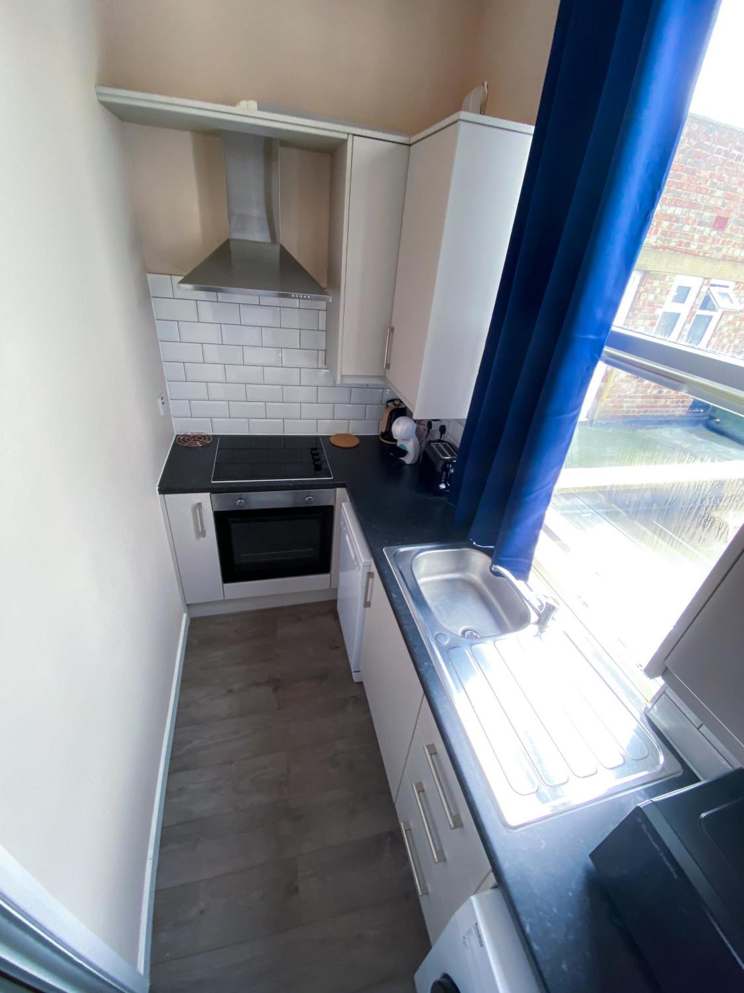 Modern 1 Bedroom Flat In Wood Green London Kültér fotó