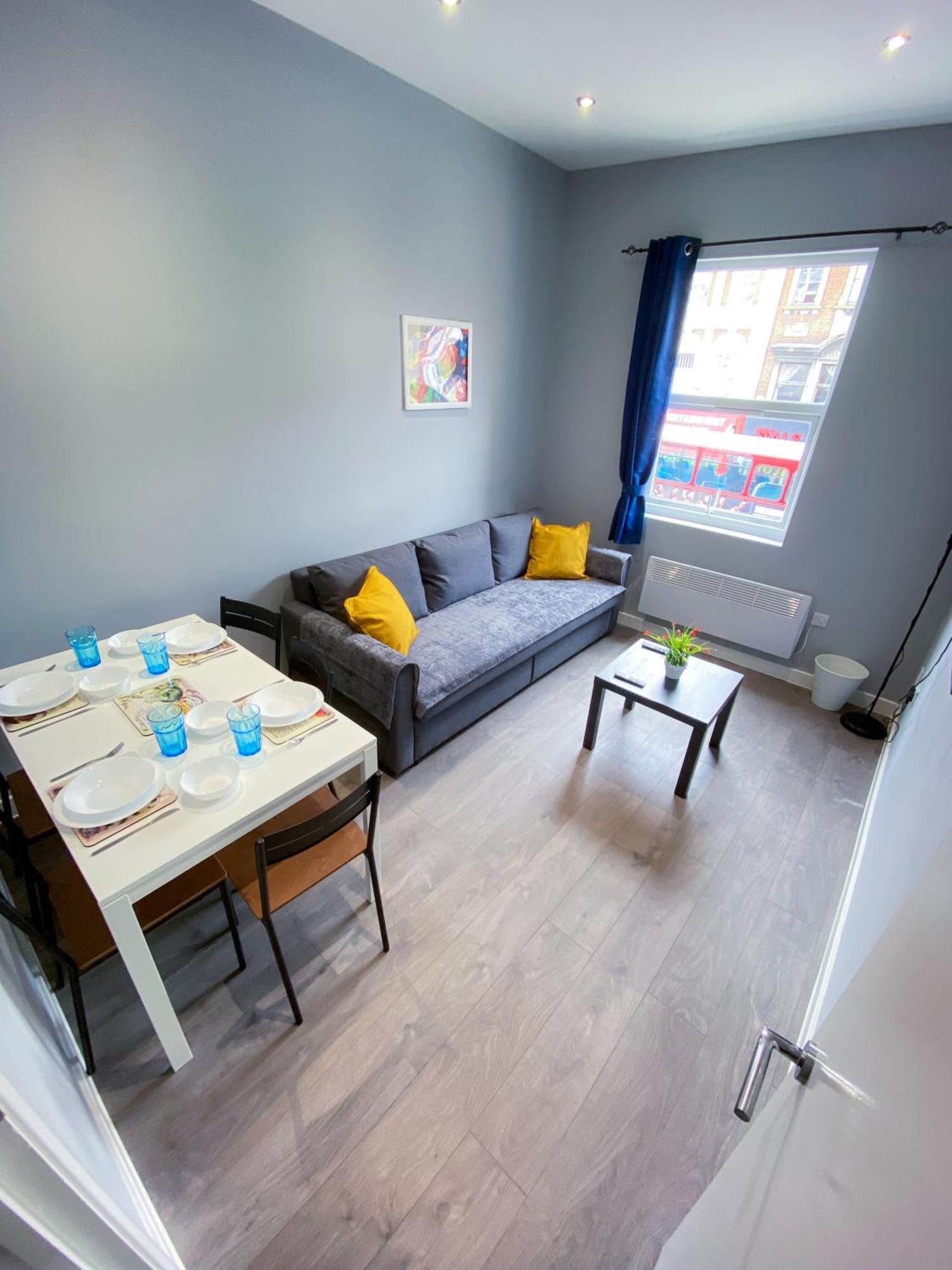 Modern 1 Bedroom Flat In Wood Green London Kültér fotó
